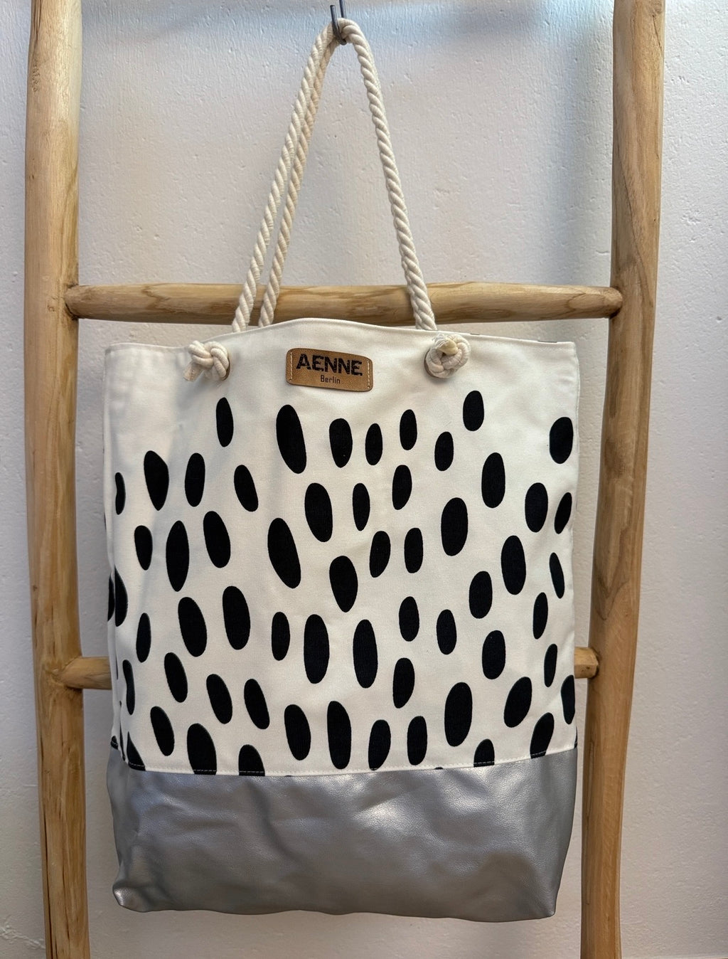 Strand-und Alltagstasche „SABINE“ aus Canvas und veganem Leder