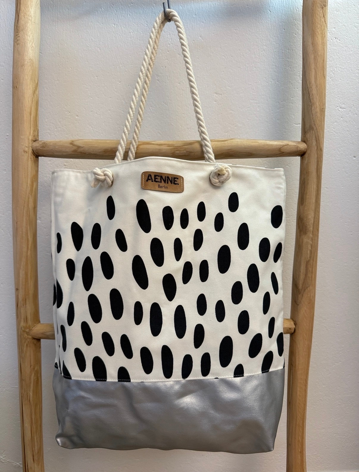 Strand-und Alltagstasche „SABINE“ aus Canvas und veganem Leder