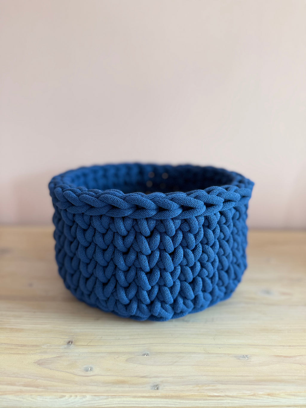 Häkelkorb „Küstenschatz tiefseeblau“
