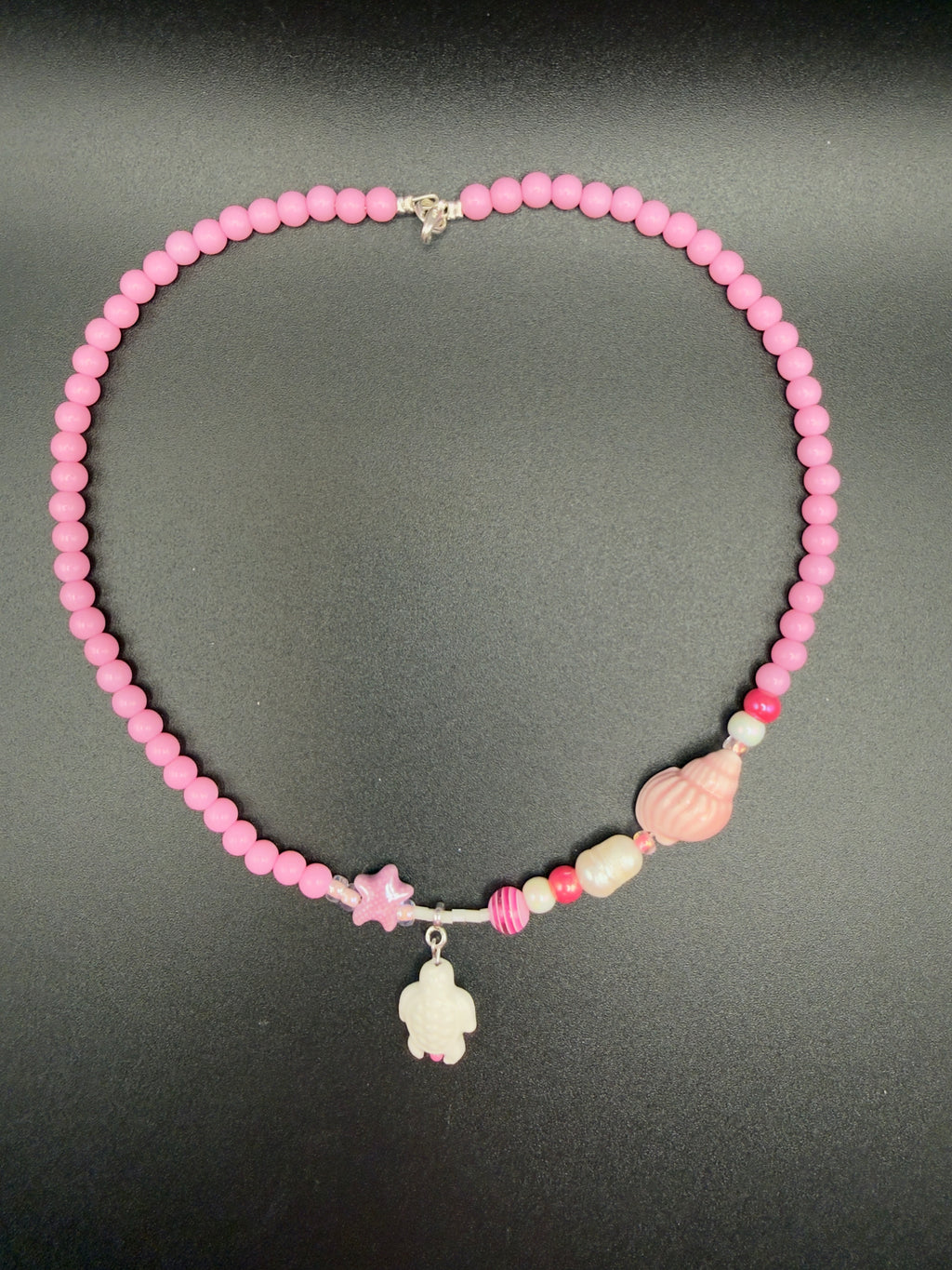 "Candy Pink Ocean Vibes“ – Handgefertigte Perlenkette