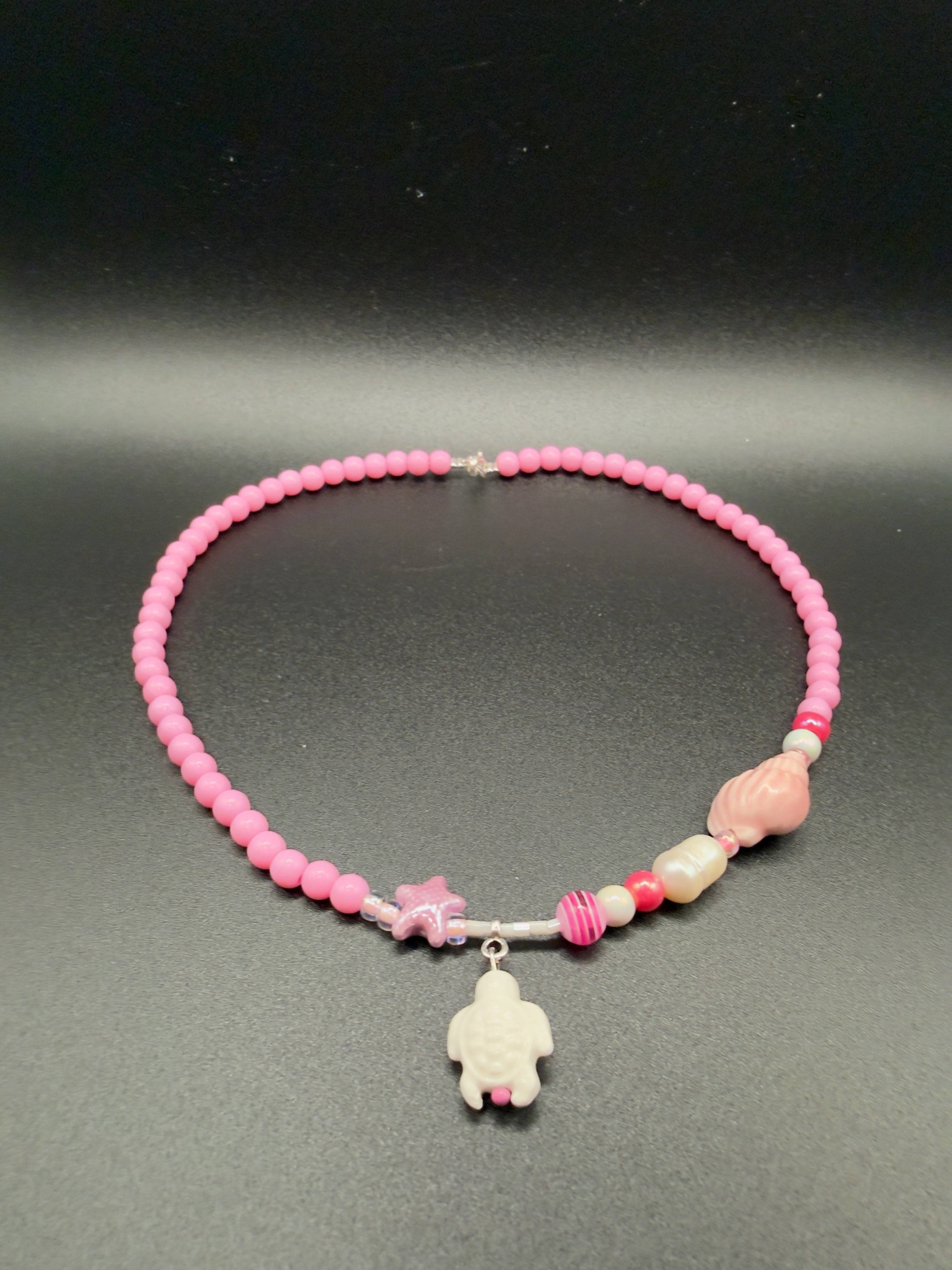"Candy Pink Ocean Vibes“ – Handgefertigte Perlenkette