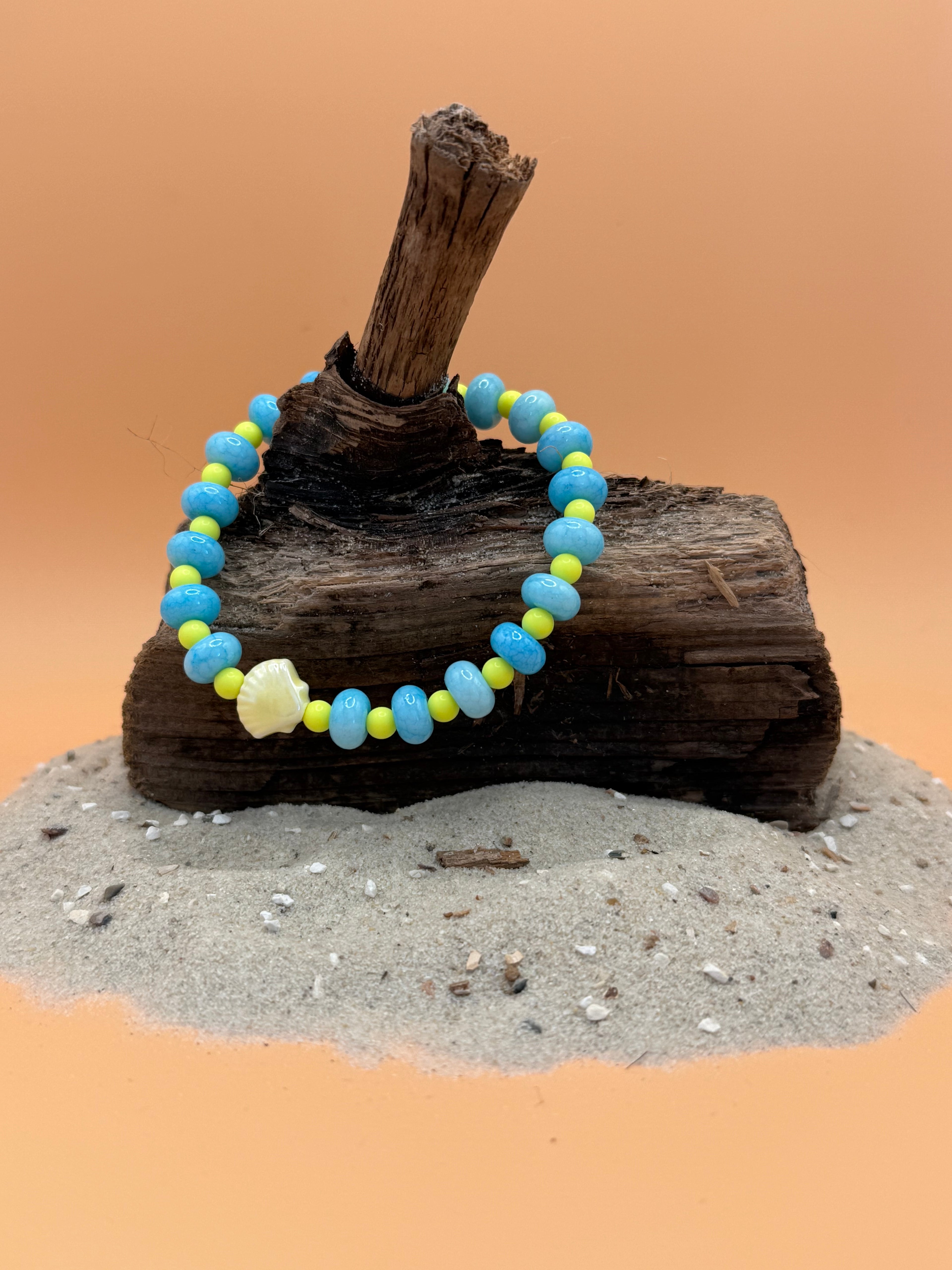 „Sunny Shell“ Perlenarmband – Ein Stück Meer am Handgelenk