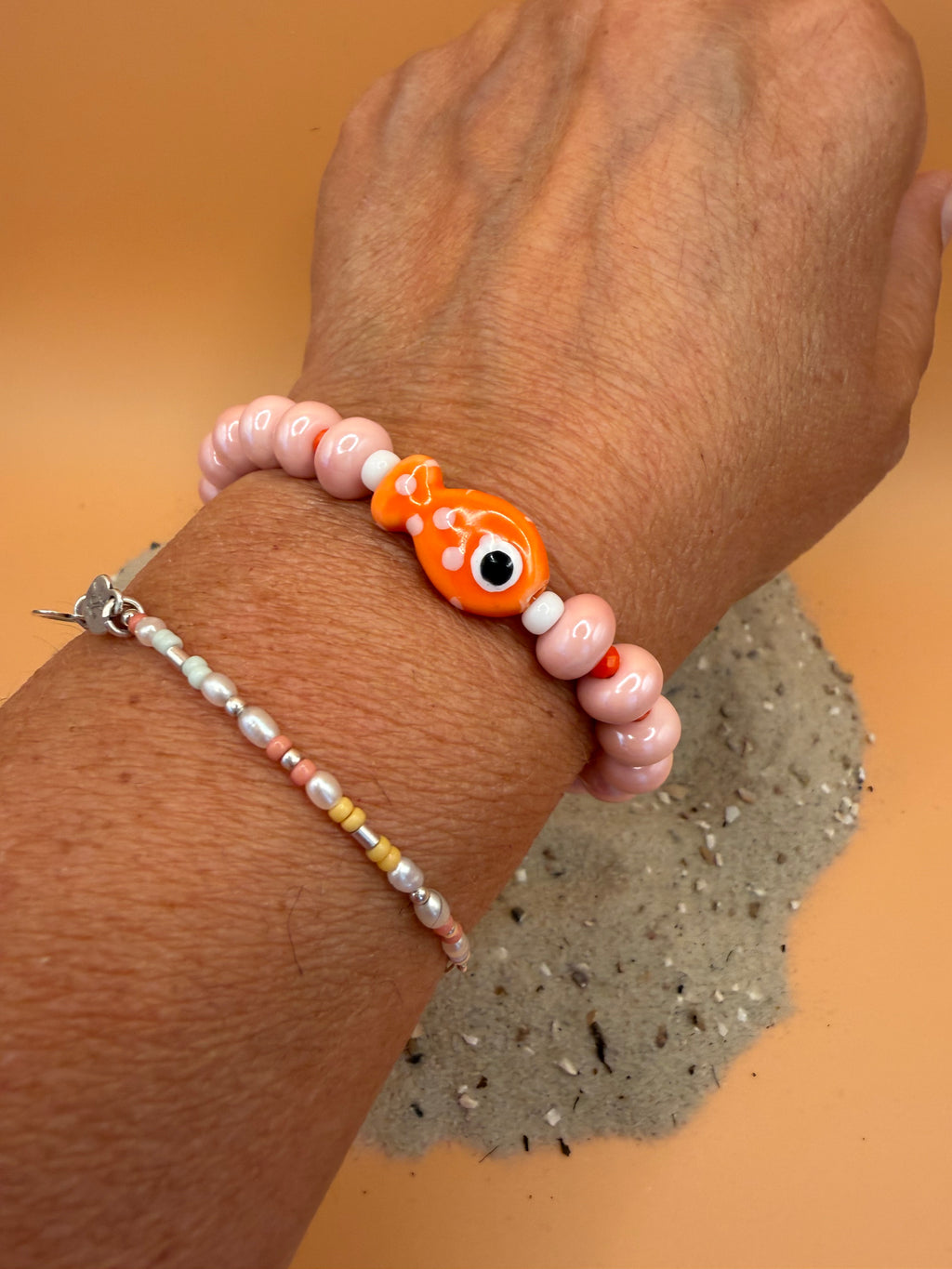 „Little orange Fish“ Perlenarmband – Ein kleiner Glücksbringer für den Sommer