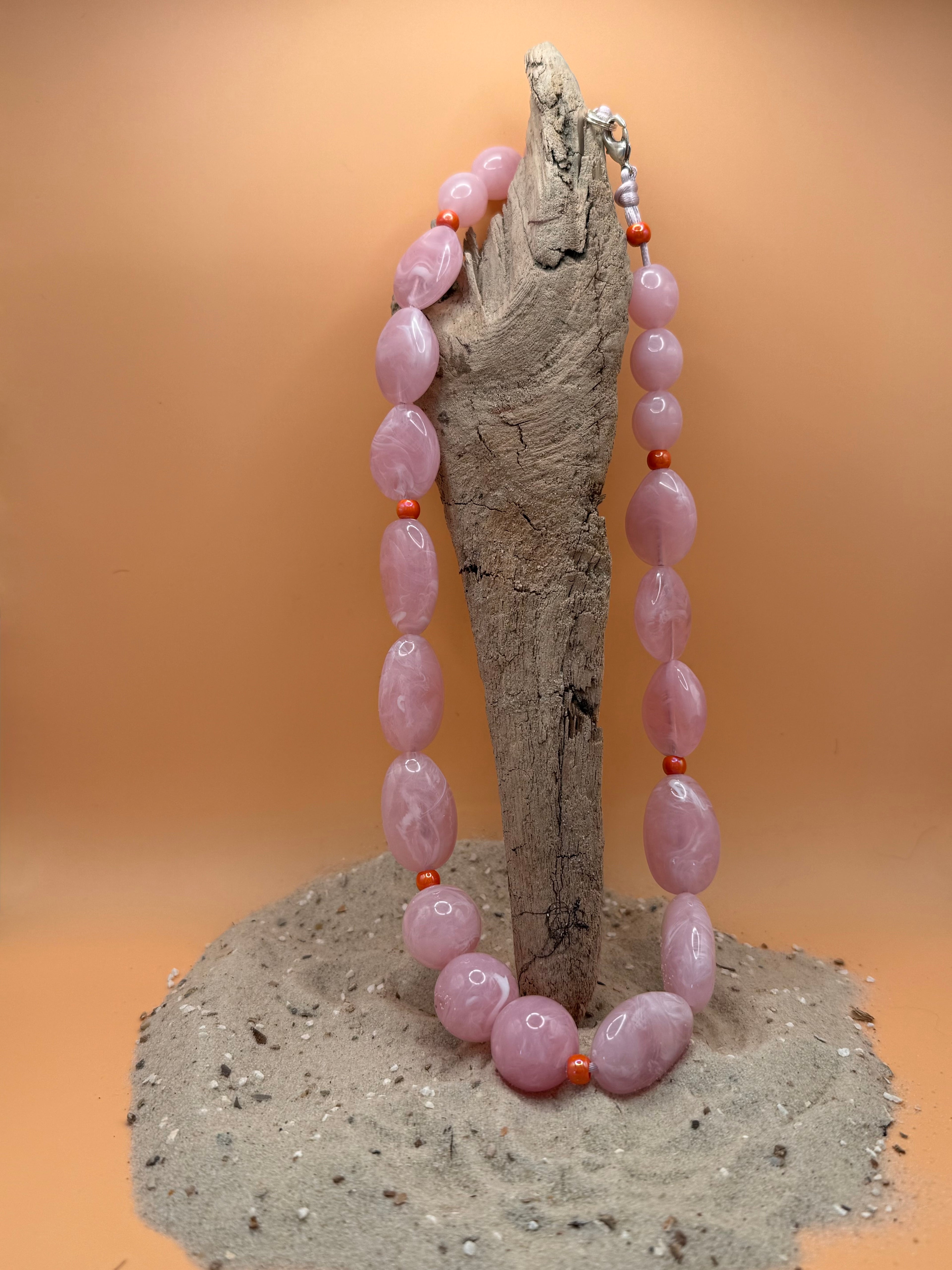 "Summer Glow in Rosé & Coral" - Statement Kette