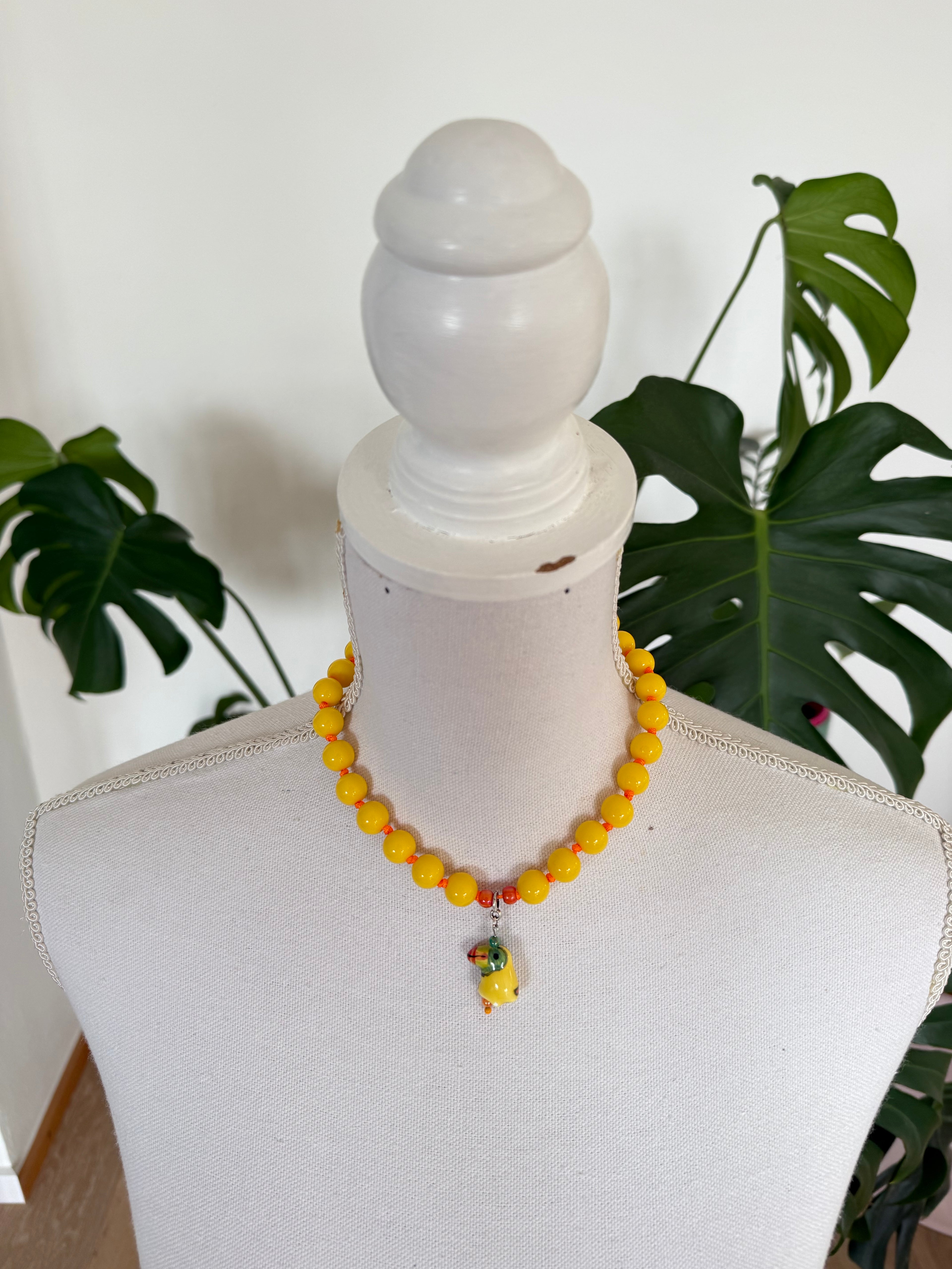 „Tropical Toucan“ - Sonnengelbe Perlenkette