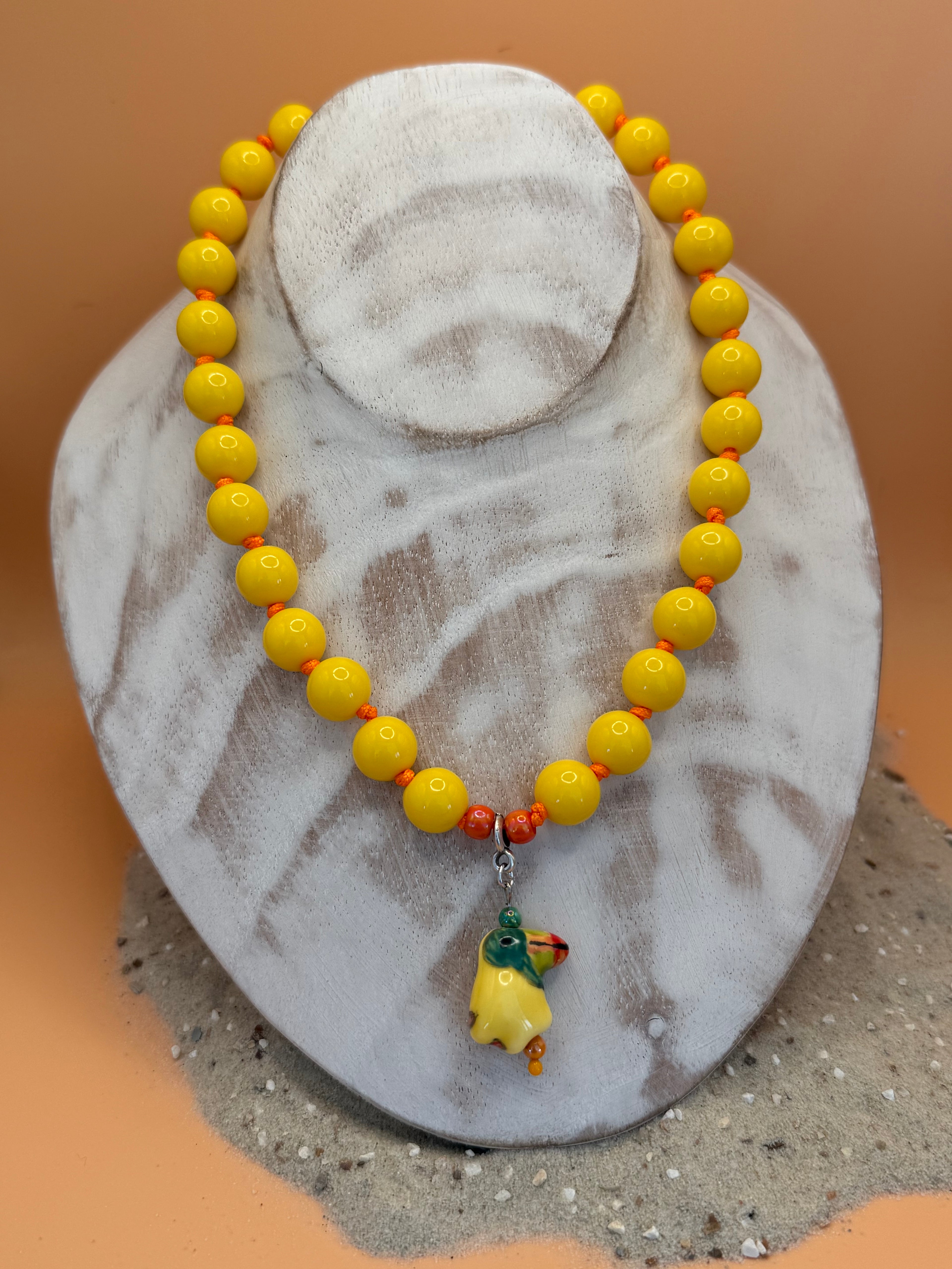 „Tropical Toucan“ - Sonnengelbe Perlenkette